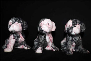 Hannes D'Haese, Belgien - "the dog family", 3 figurer i keramik, 19 cm hje